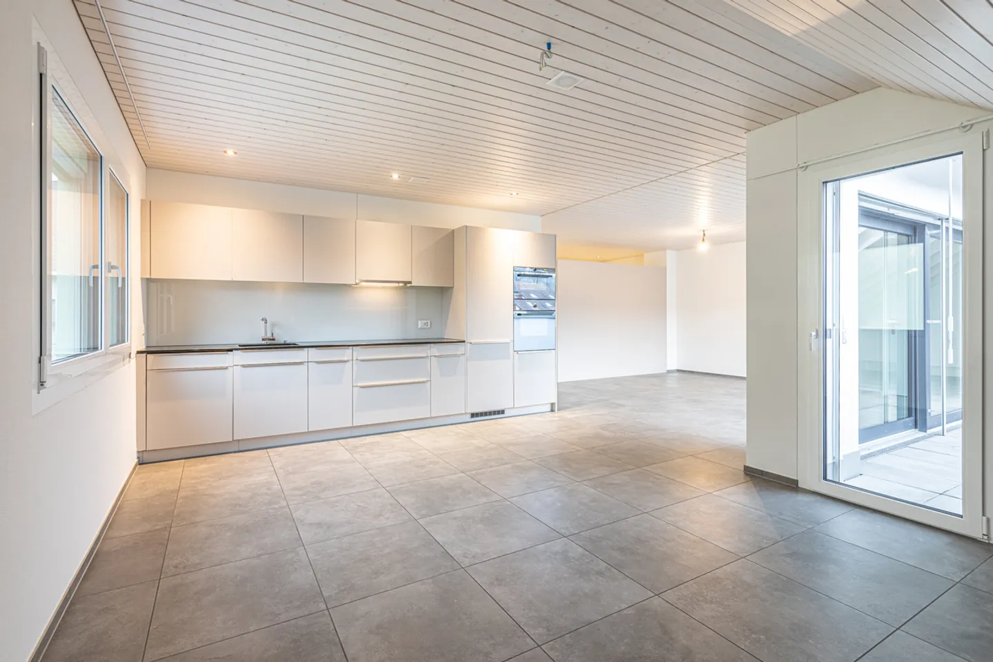 4.5 camera al piano attico condominio in una posizione tranquilla - Foto 3 di 12