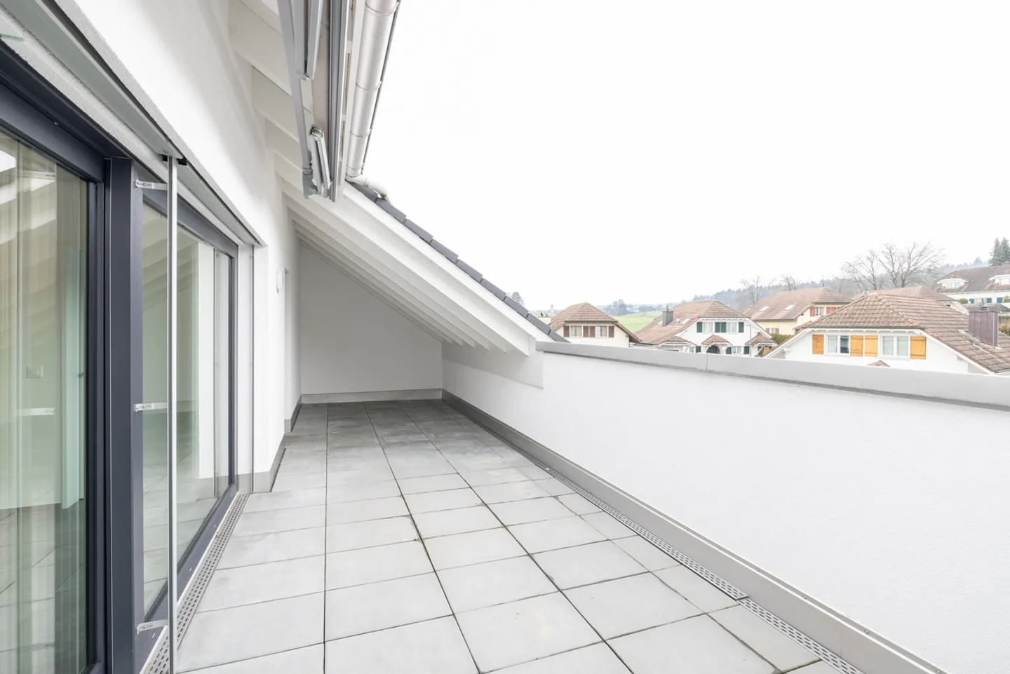 4.5 camera al piano attico condominio in una posizione tranquilla - Foto 5 di 12