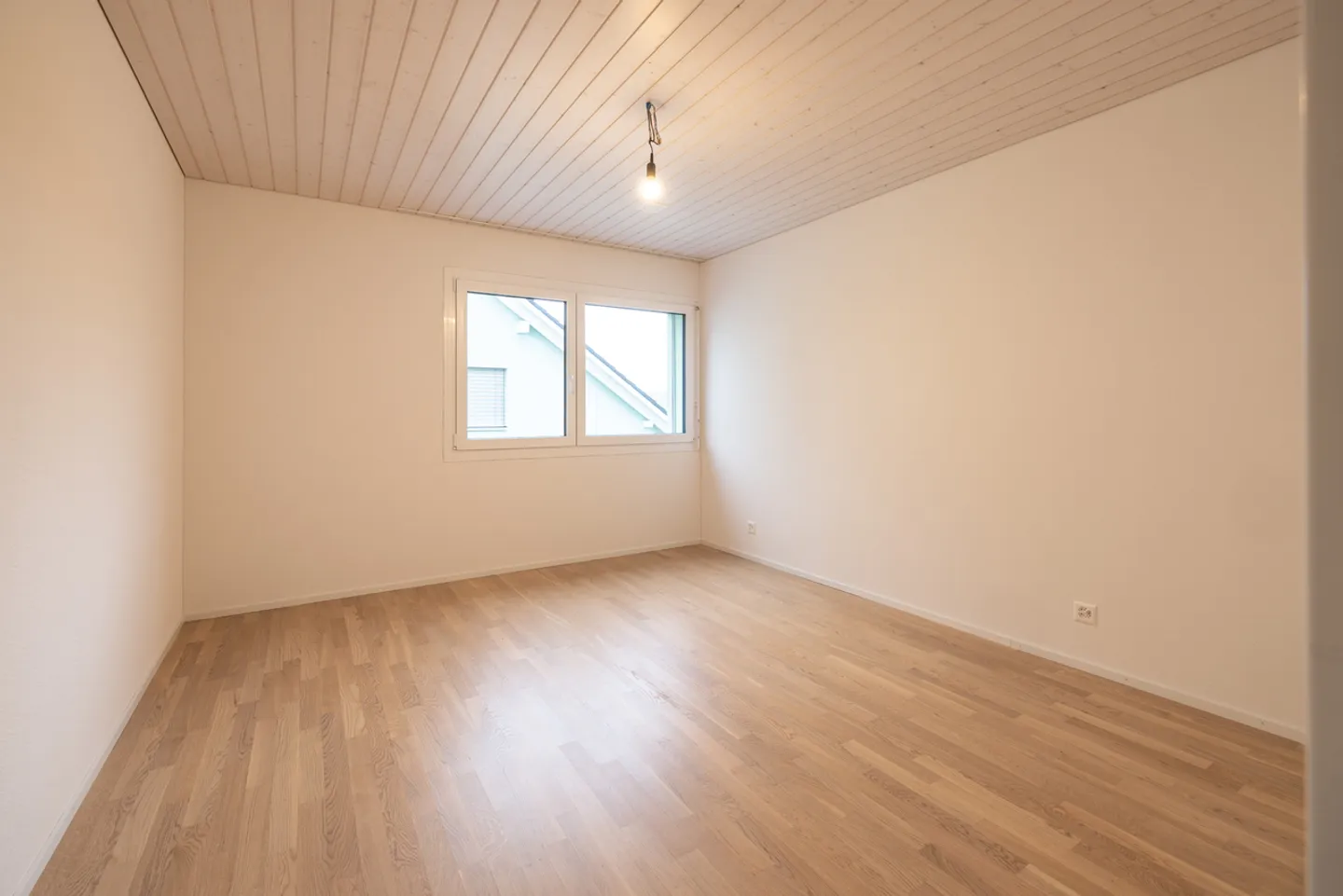 4.5 camera al piano attico condominio in una posizione tranquilla - Foto 7 di 12