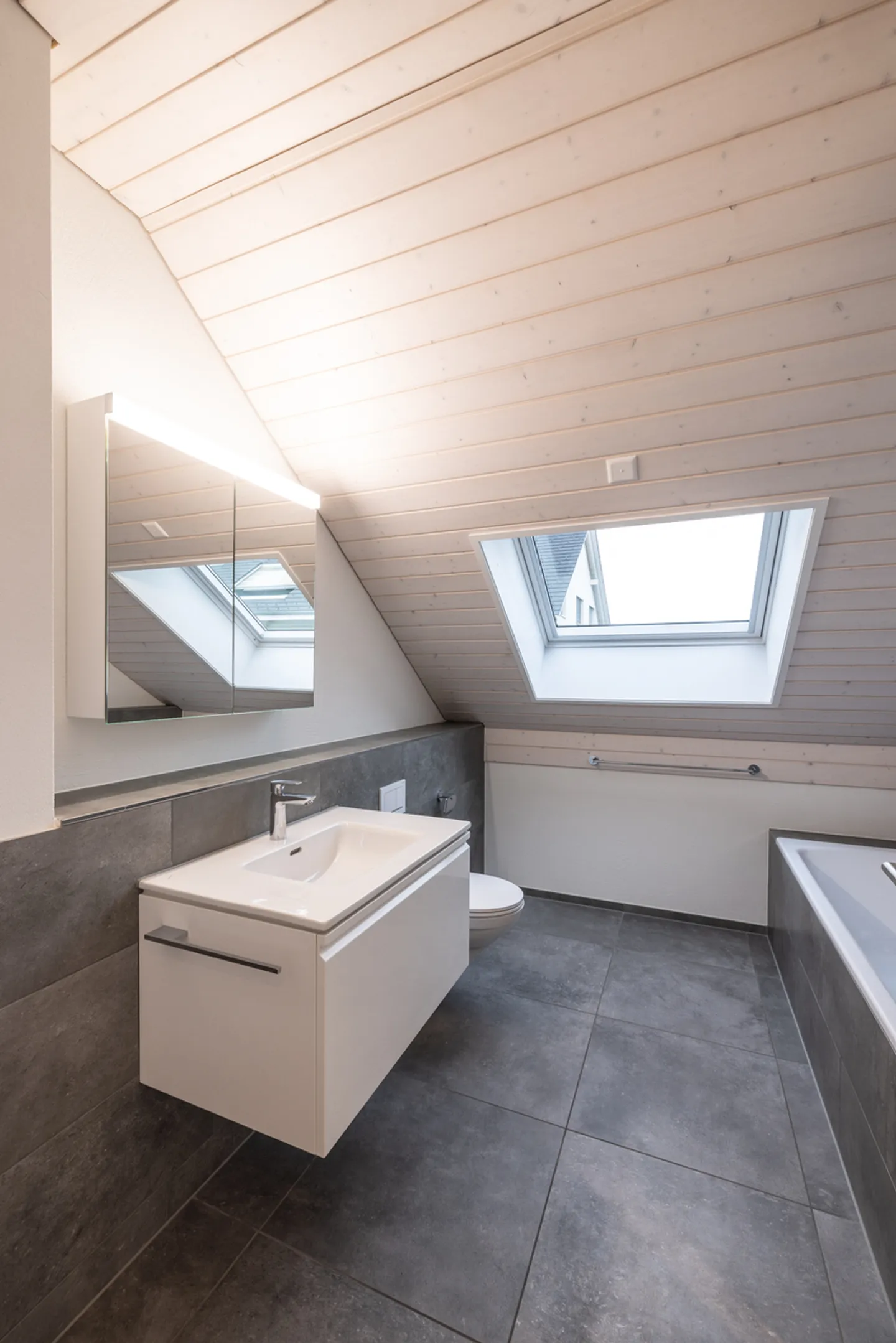 4.5 camera al piano attico condominio in una posizione tranquilla - Foto 10 di 12