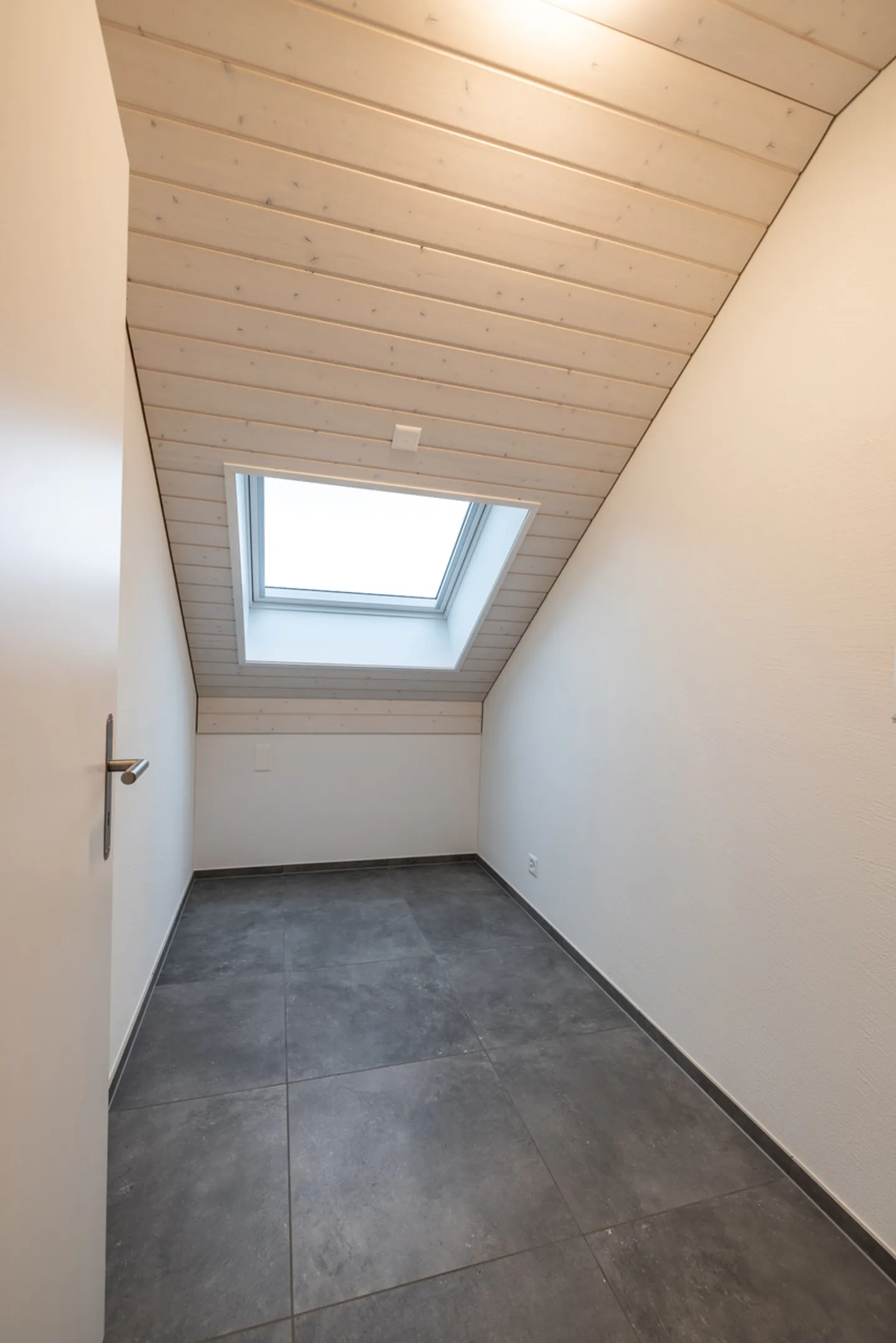 4.5 camera al piano attico condominio in una posizione tranquilla - Foto 12 di 12