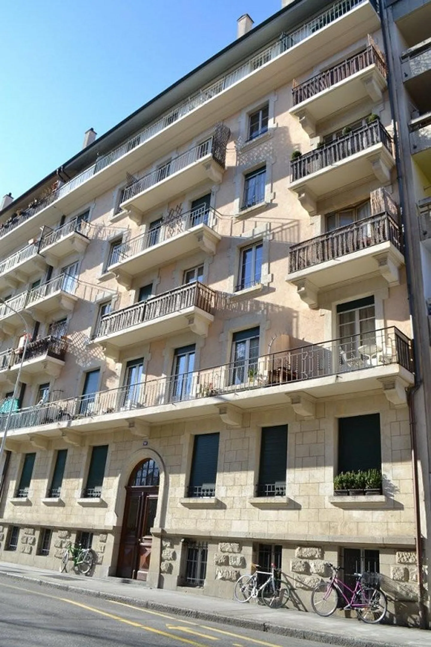 Schönes Apartment mit Balkon - Foto 1 von 11