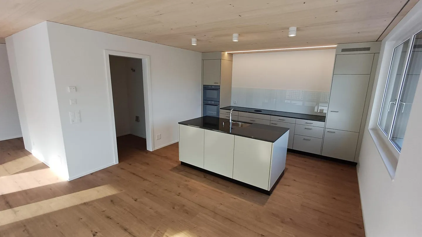 FIRST RENTAL: 5-room attic apartment (3rd floor) 140m2 with loggia - Photo 6 of 18
