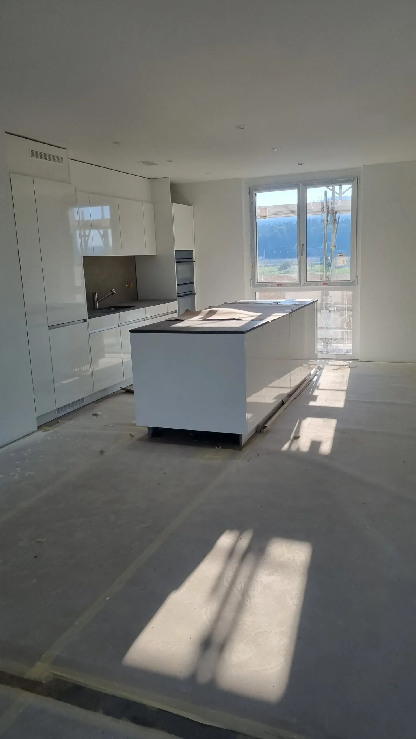 Ampio appartamento di 5.5 stanze in standard di proprietà - Foto 3 di 7