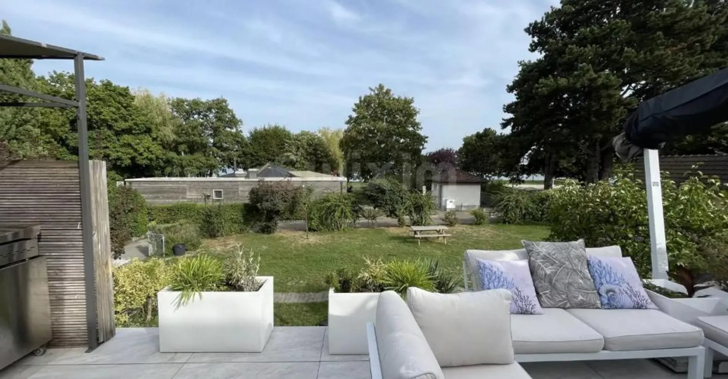 Superbe appartement au lac - Photo 2 sur 4