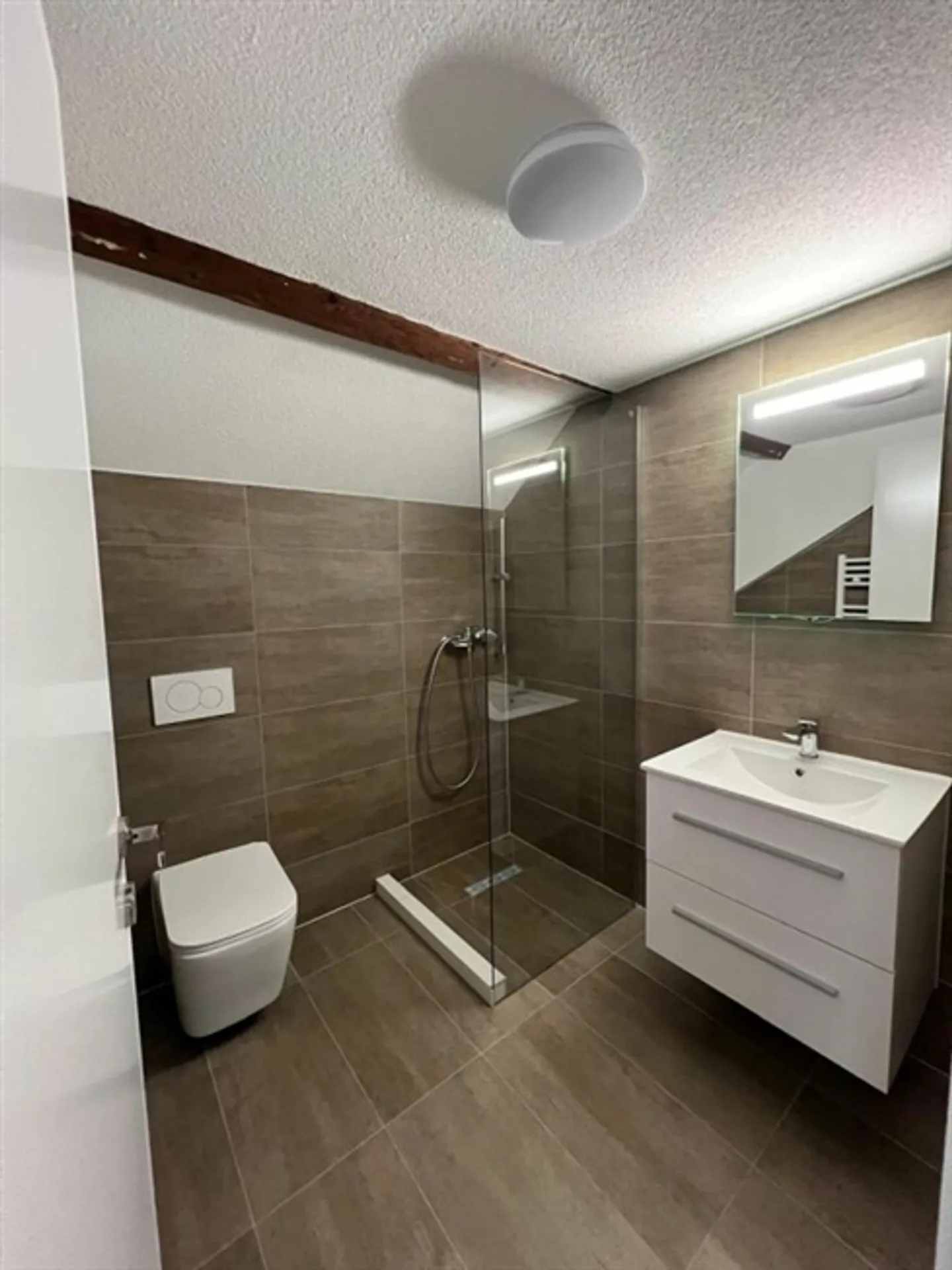 Cozy 2-room attic apartment! - Photo 6 of 8