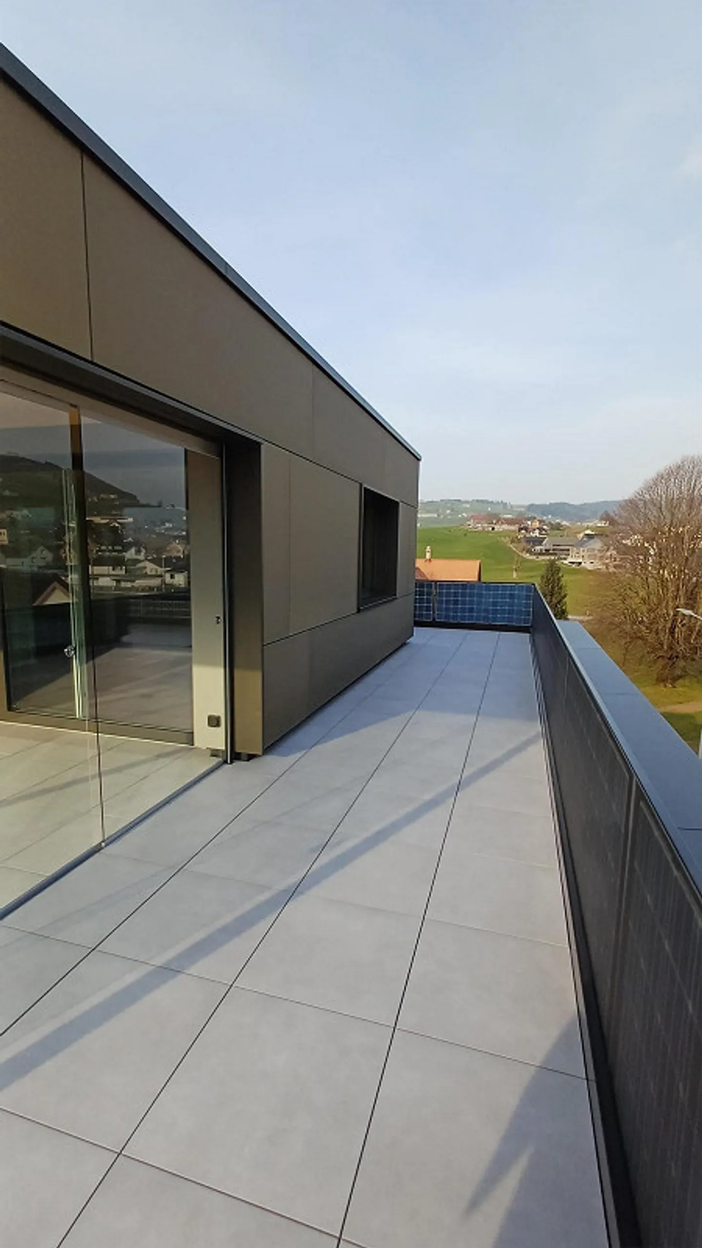 FIRST RENTAL: 5-room attic apartment (3rd floor) 140m2 with loggia - Photo 17 of 18