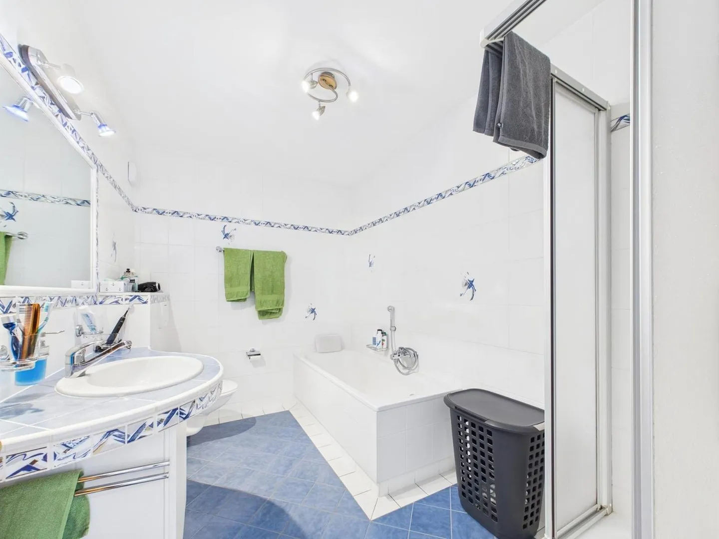 Spacious and bright 4.5-room apartment - Photo 5 of 5