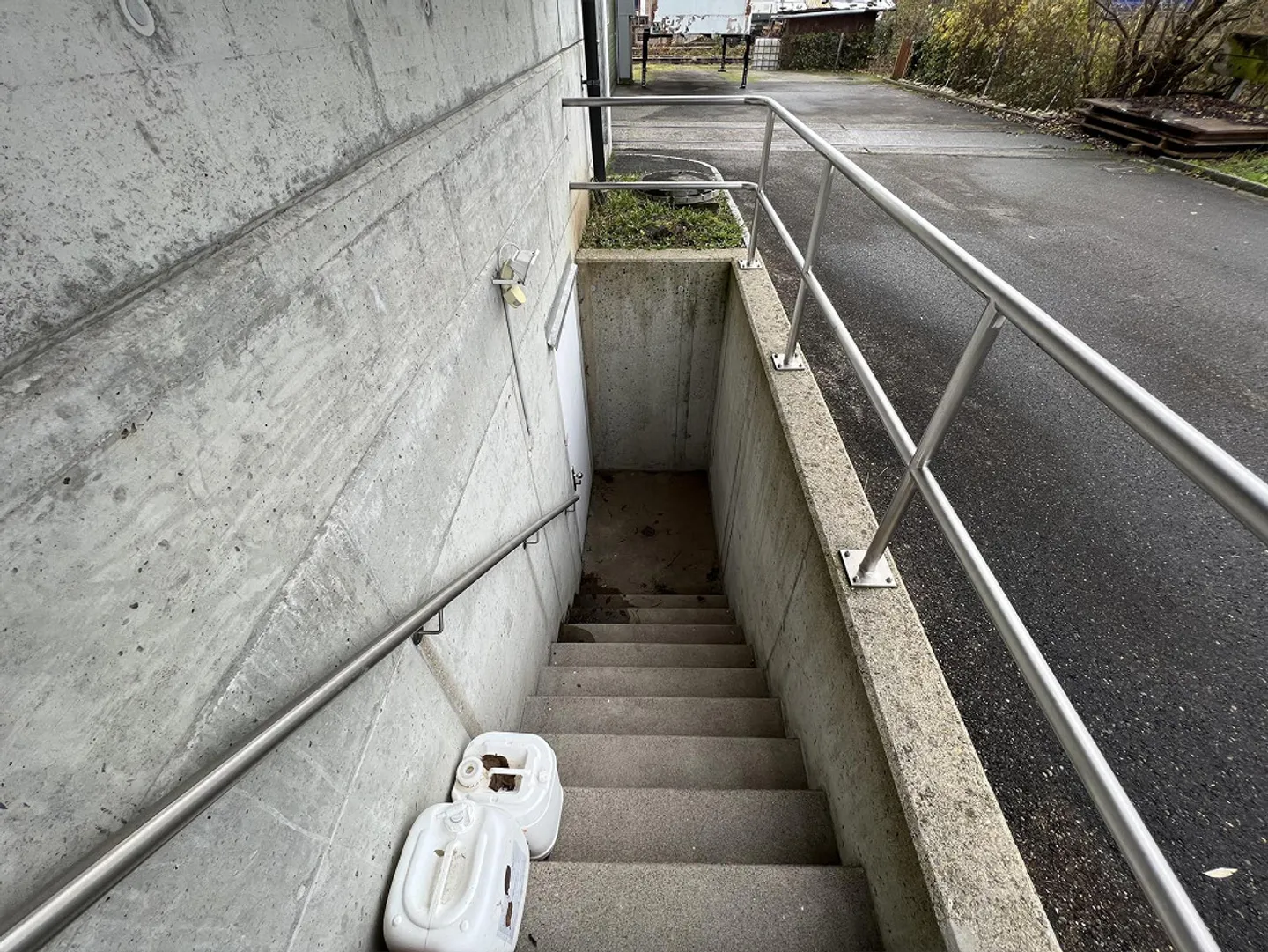 Storage space for rent in Niederhasli - Photo 2 of 11