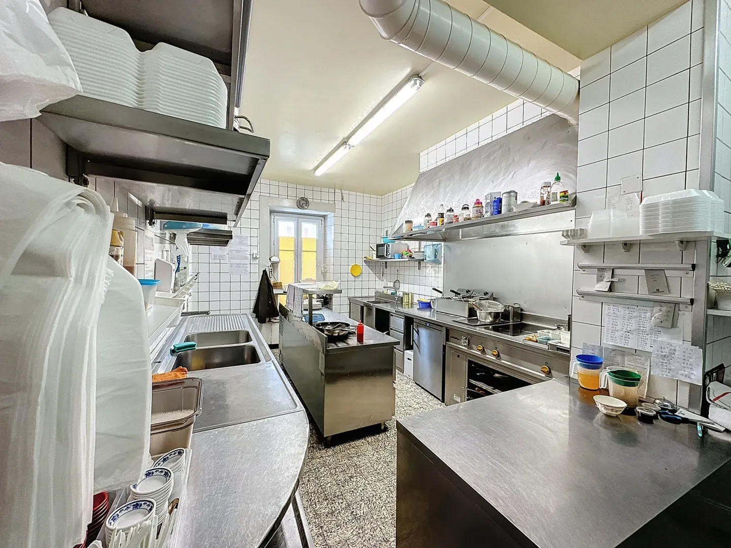 Mischgebäude mit Restaurant - Foto 6 von 13