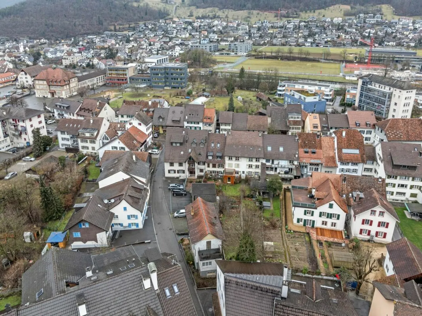 Affascinante metà di un vecchio edificio nel pittoresco centro del villaggio di Lausen - ideale... - Foto 14 di 16