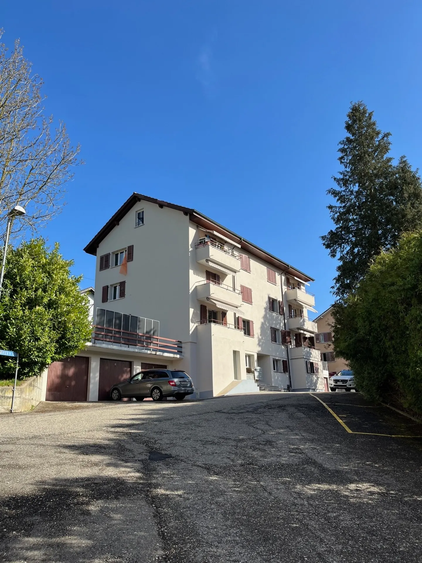 Appartement entièrement rénové - Photo 1 sur 7