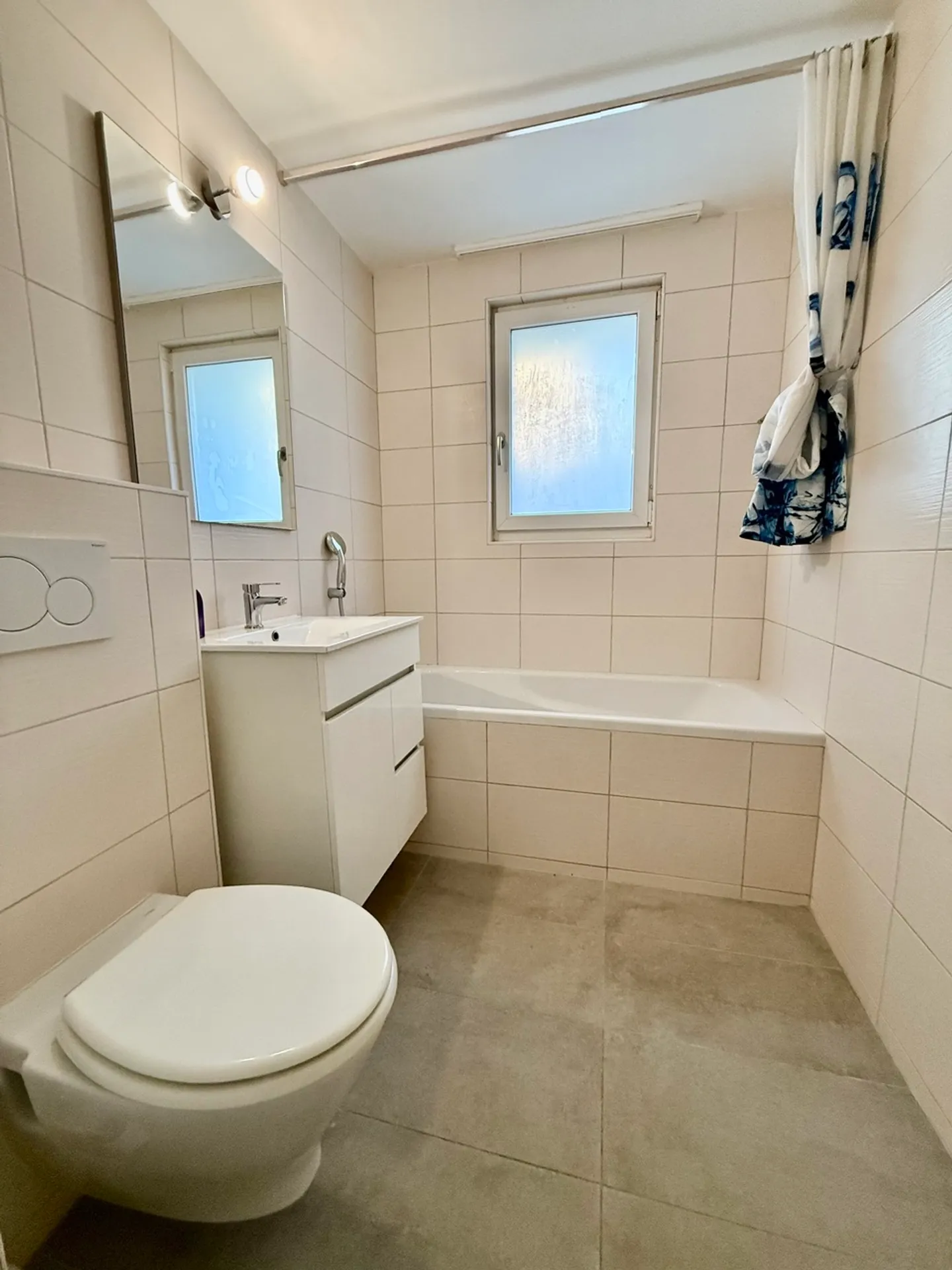 Appartement entièrement rénové - Photo 2 sur 7