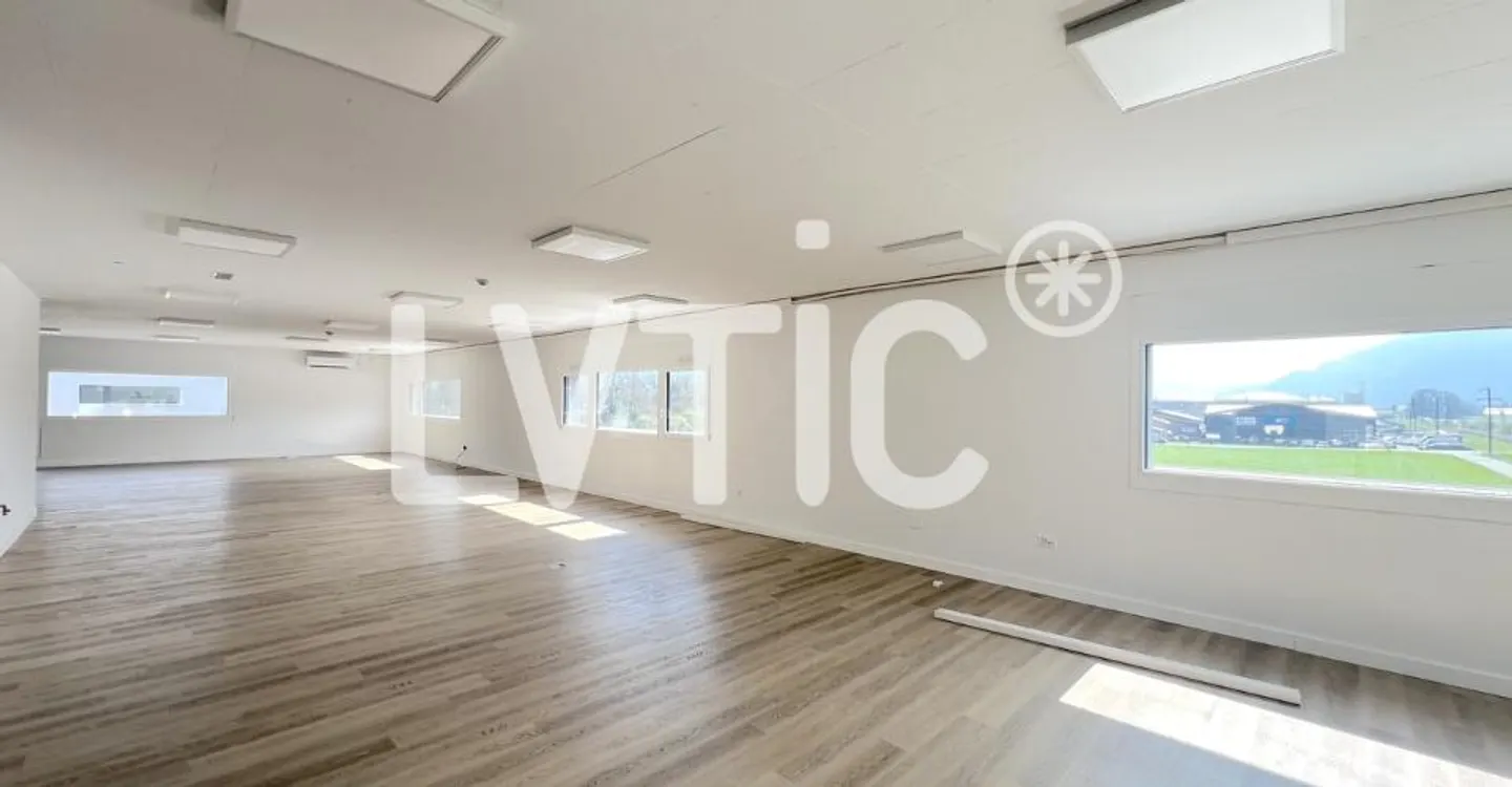 Büros, Räumlichkeiten von 410 m2 zur Miete in Collombey - Foto 3 von 7