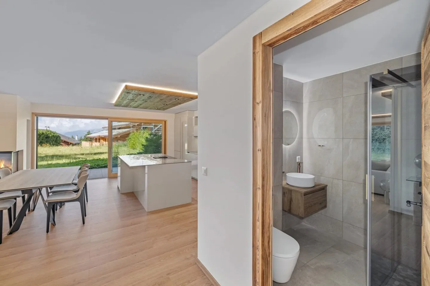 Luxury Garden Level Apartment on the Edge of the Golf Course in Crans-Montana - Photo 5 of 7