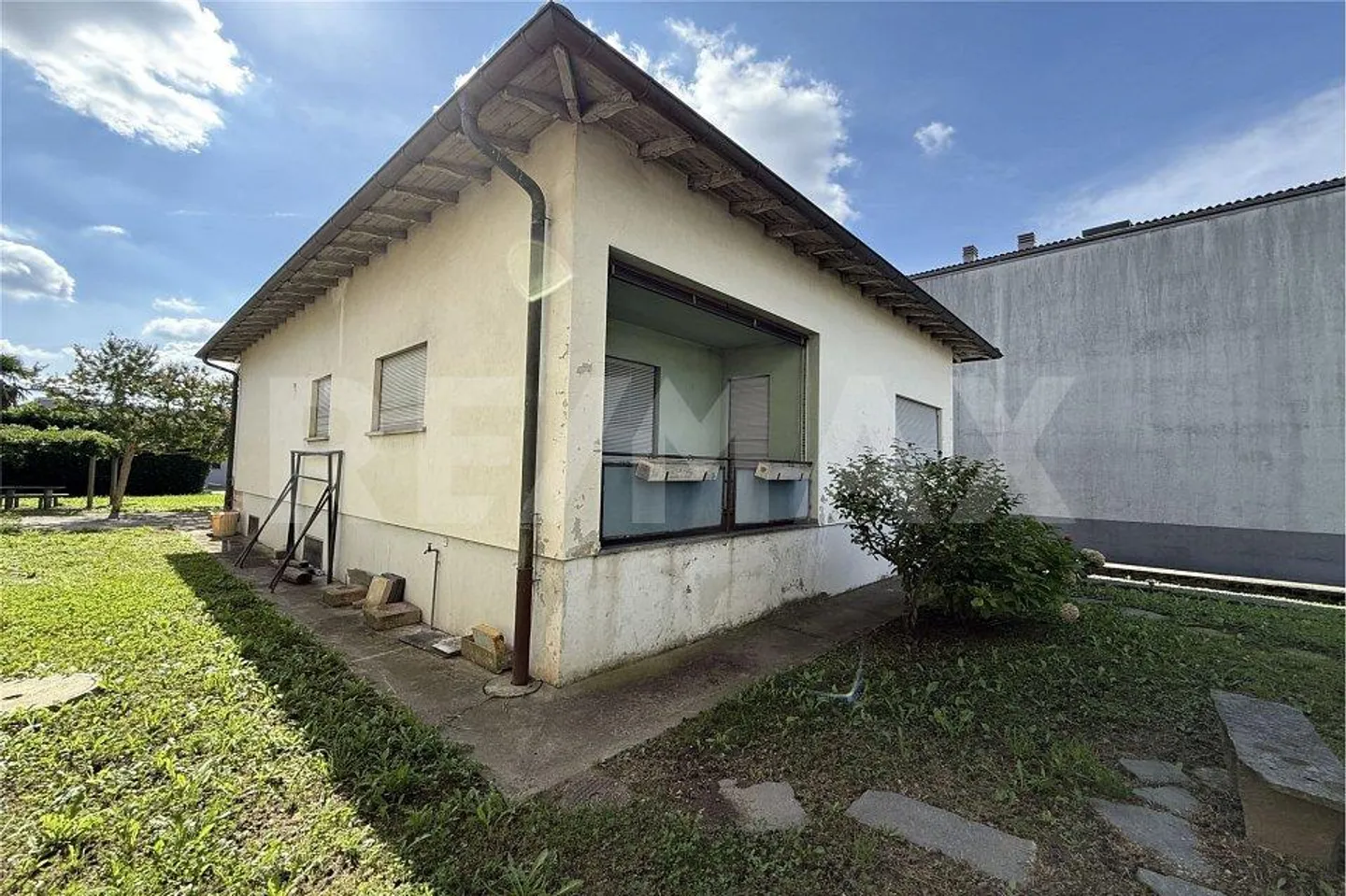 Haus zur Renovierung mit Garten in Genestrerio (Mendrisio) - Foto 3 von 5
