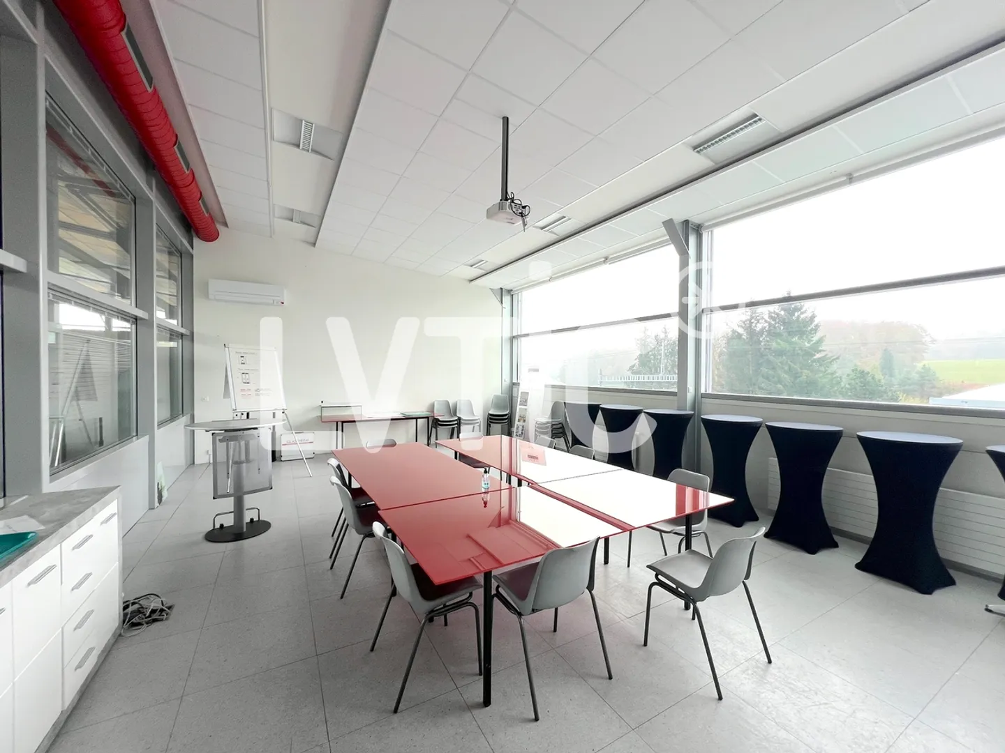 Halle industrielle, bureaux de 3200 m2 à louer à Avry-sur-Matran - Photo 5 sur 5