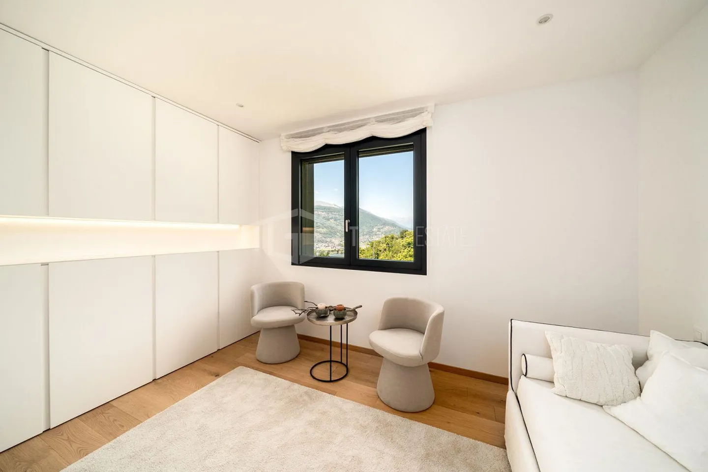 PENTHOUSE WITH BREATHTAKING LAKE VIEW IN MONTAGNOLA - Photo 11 of 16