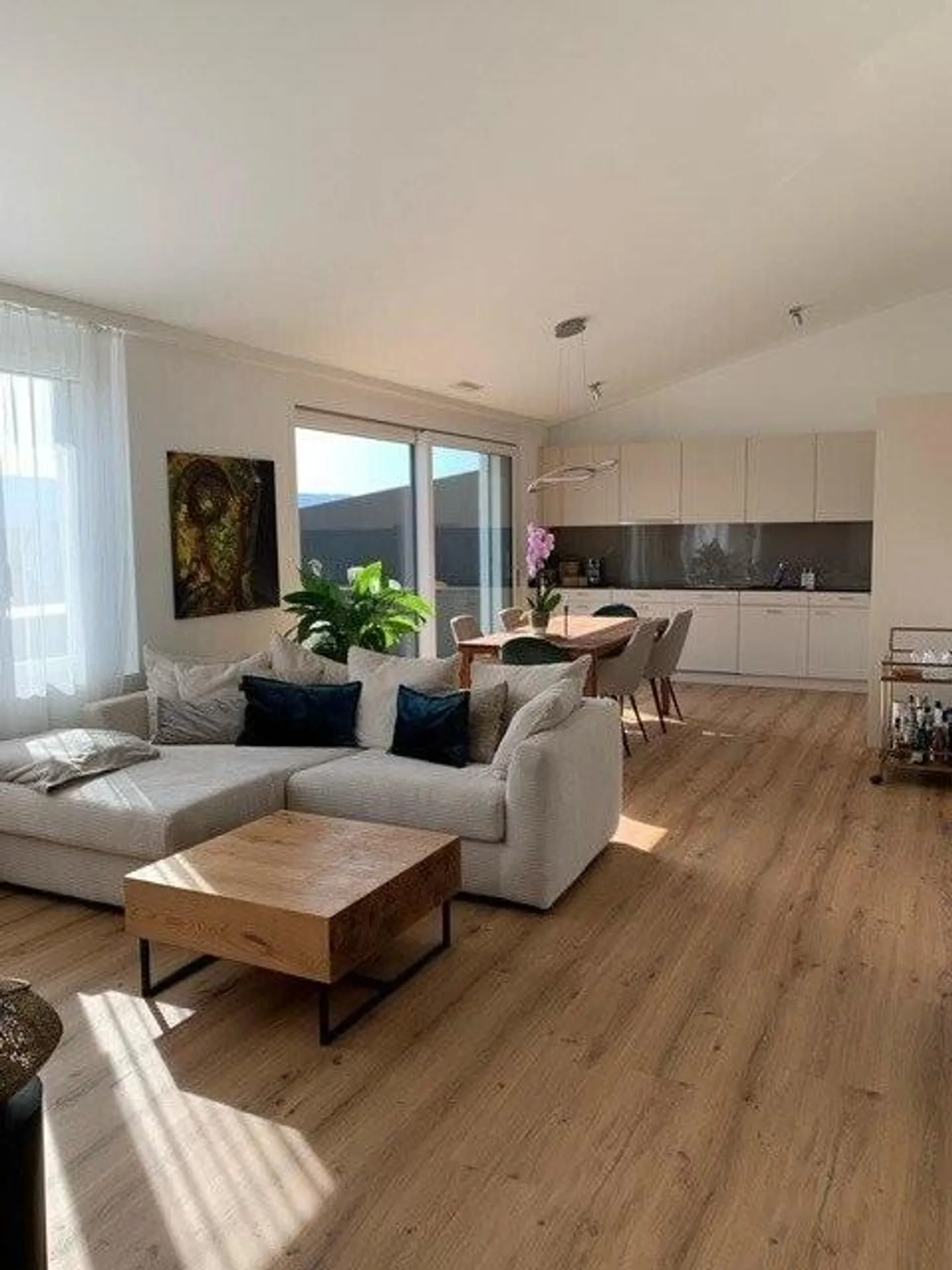 Appartement moderne dans un emplacement ensoleillé - Photo 2 sur 8