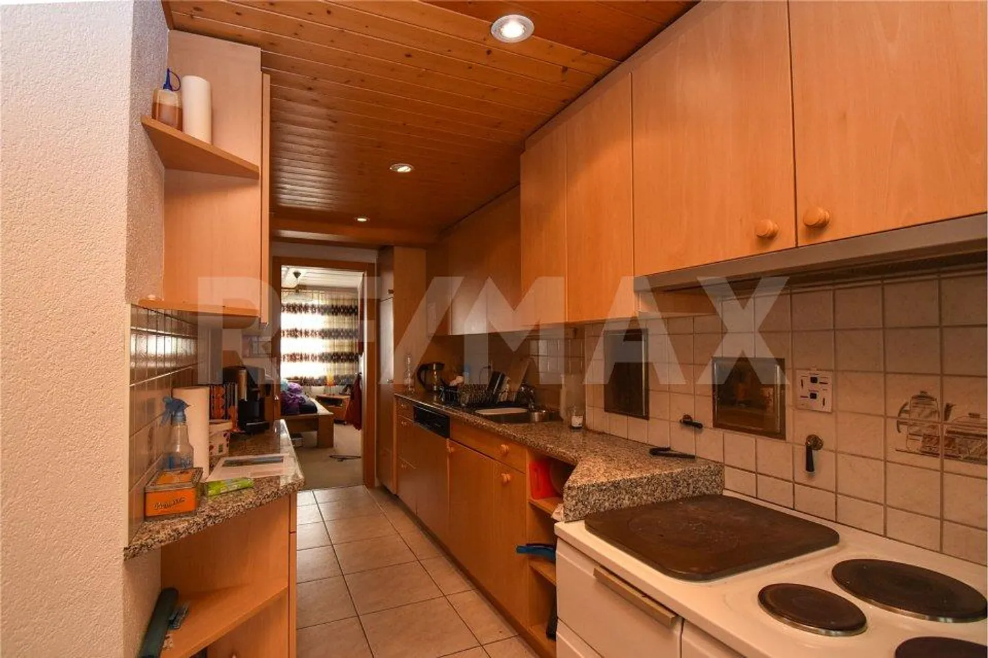 Ferme imposante - 3 appartements, grande section économique; Terrain à bâtir... - Photo 3 sur 10