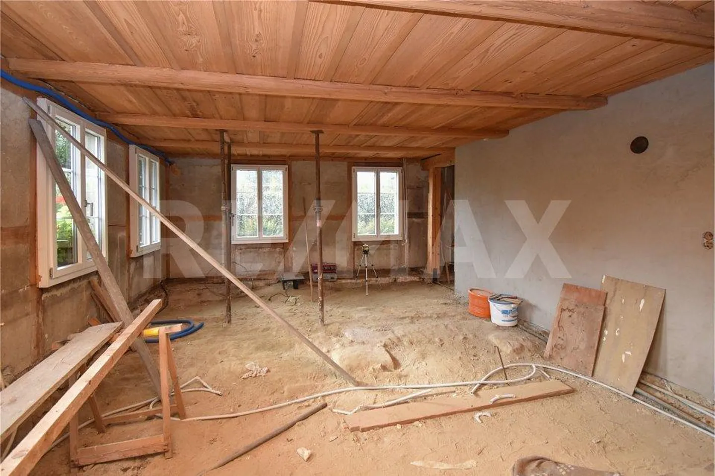 Ferme imposante - 3 appartements, grande section économique; Terrain à bâtir... - Photo 7 sur 10