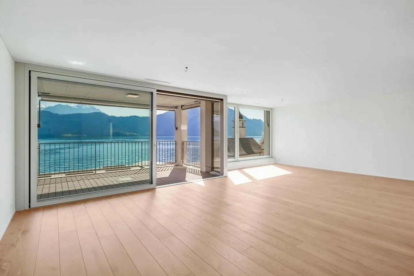 Una perla nel villaggio con vista lago da sogno - Foto 3 di 9