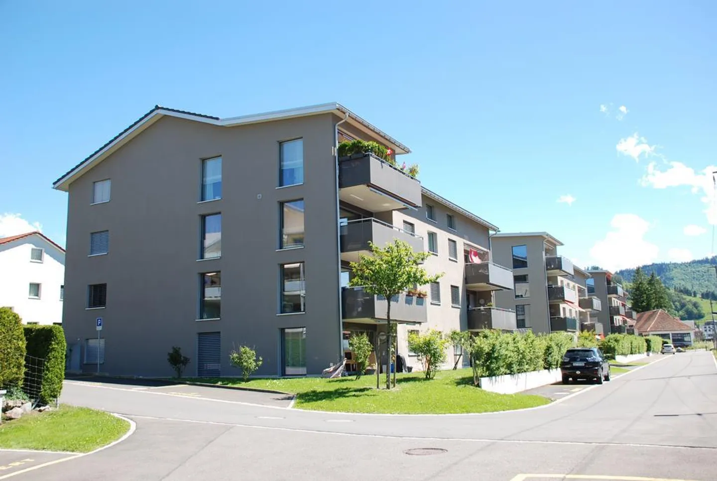 Outdoor parking and storage spaces in Einsiedeln - Photo 4 of 4