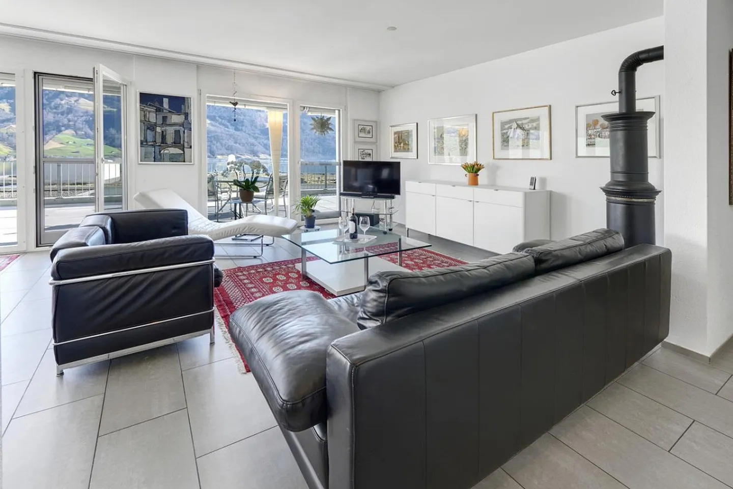 Sonnenverwöhnte Terrassenwohnung mit Seeblick - Foto 3 von 8
