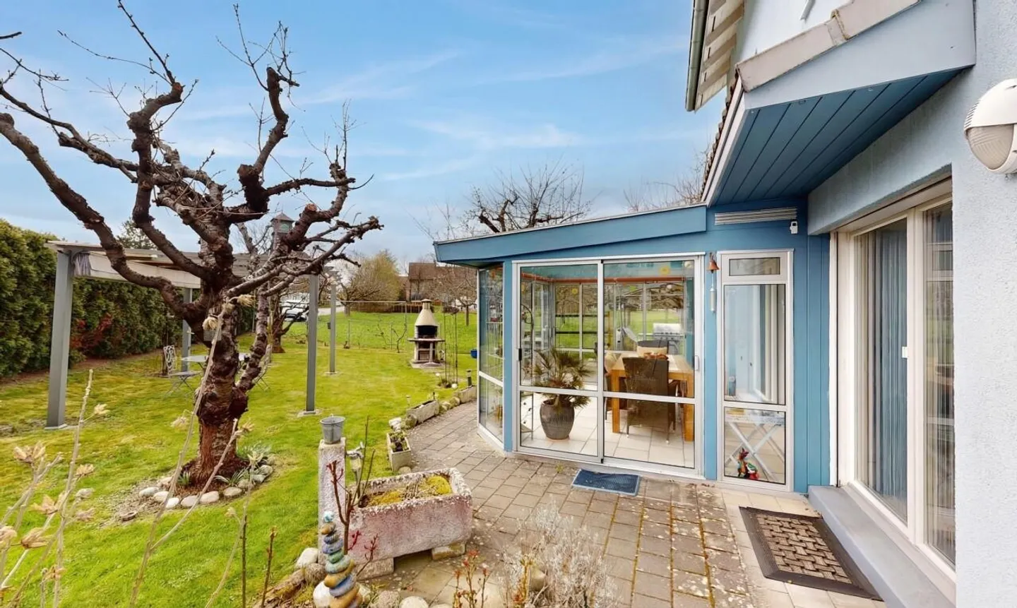 Charmantes Einfamilienhaus mit Garten - Foto 2 von 11