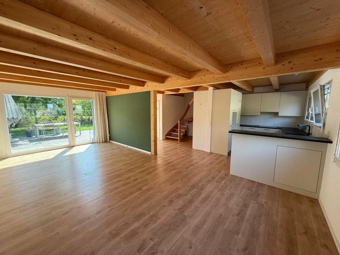 Modernes Generationenhaus mit einer 5.5-Zimmerwohnungen und einer 2.5-Zimmerwohnung - Foto 7 von 22