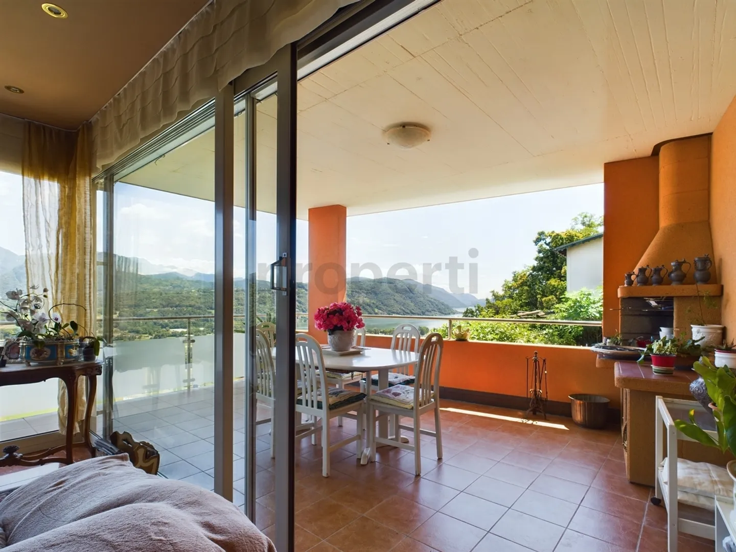Stunning semi-detached villa with lake view in Bioggio - Photo 11 of 13