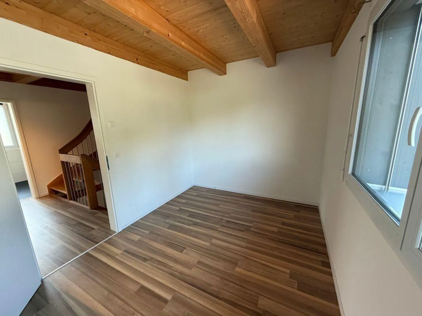 Modernes Generationenhaus mit einer 5.5-Zimmerwohnungen und einer 2.5-Zimmerwohnung - Foto 11 von 22