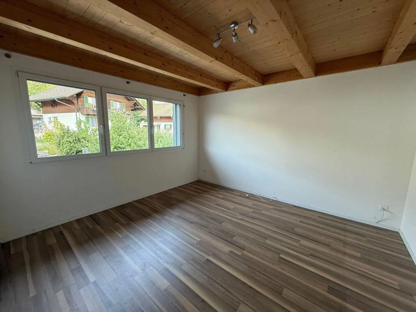 Modernes Generationenhaus mit einer 5.5-Zimmerwohnungen und einer 2.5-Zimmerwohnung - Foto 15 von 22