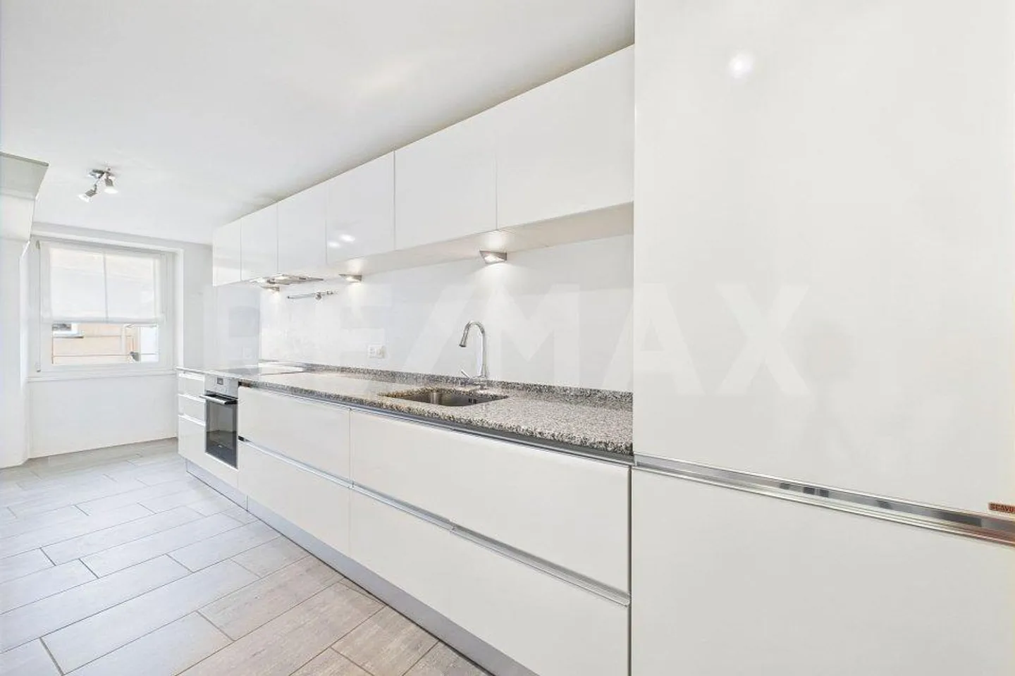 Appartamento affascinante di 2 ½ locali con 83 m² a Ponte Tresa – Ristrutturato con stile con terrazza panoramica - Foto 6 di 13