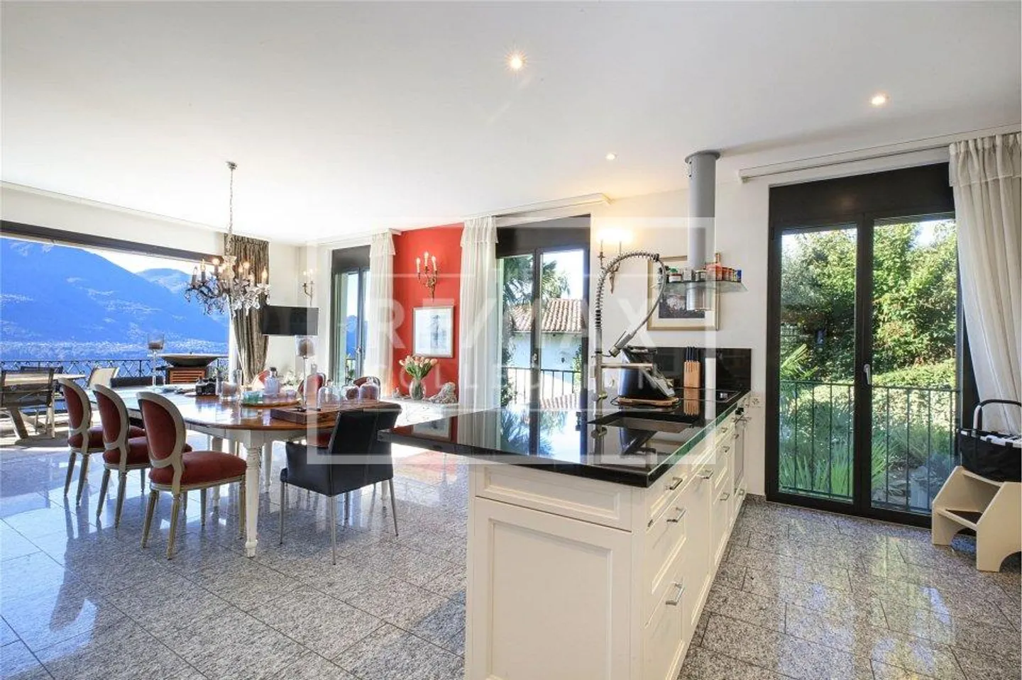 Villa di 6 locali con vista lago - Foto 9 di 13