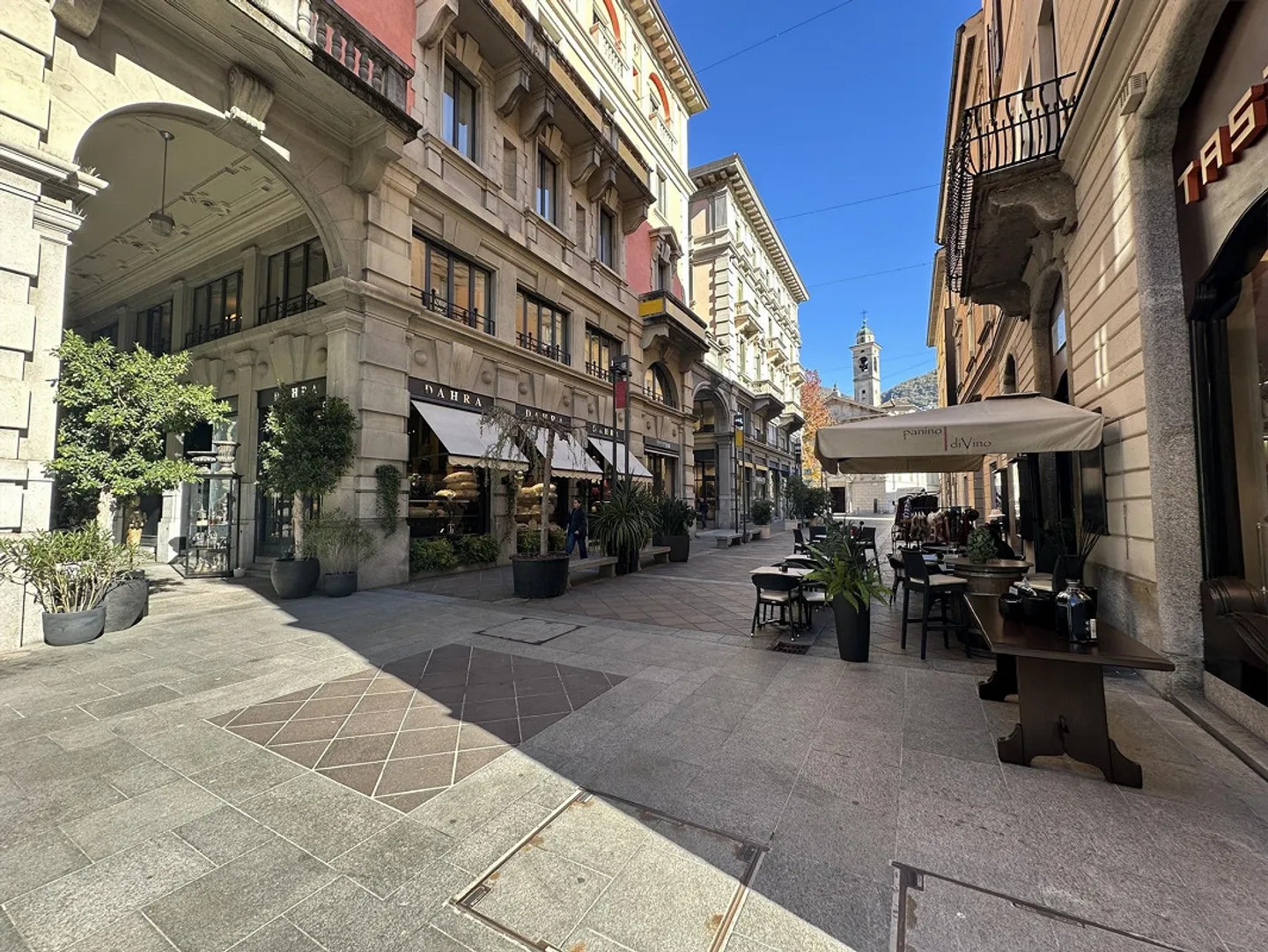Luxuriöse Wohnung in der Stadtmitte mit Seeblick zu vermieten - Foto 1 von 12
