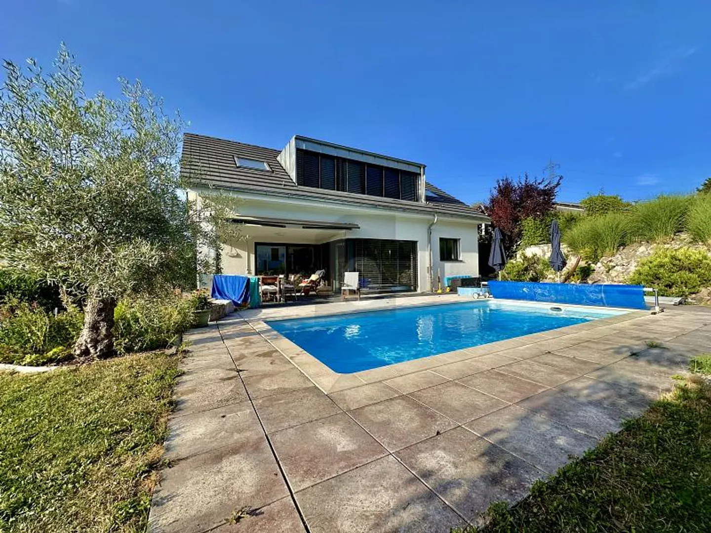 Casa con 7.5 stanze - Foto 1 di 6