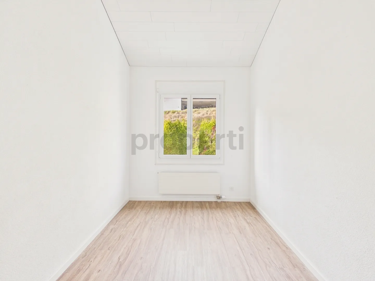 Maison de ville spacieuse de 5,5 pièces dans un emplacement calme en pente - Photo 11 sur 13