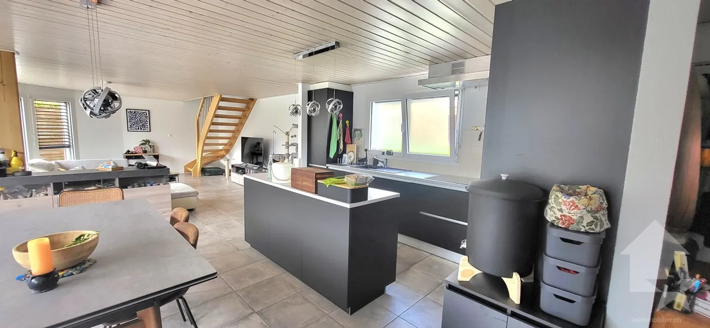 Villa / building with 2 duplex apartments of 3.5 rooms + studio - Photo 1 of 16