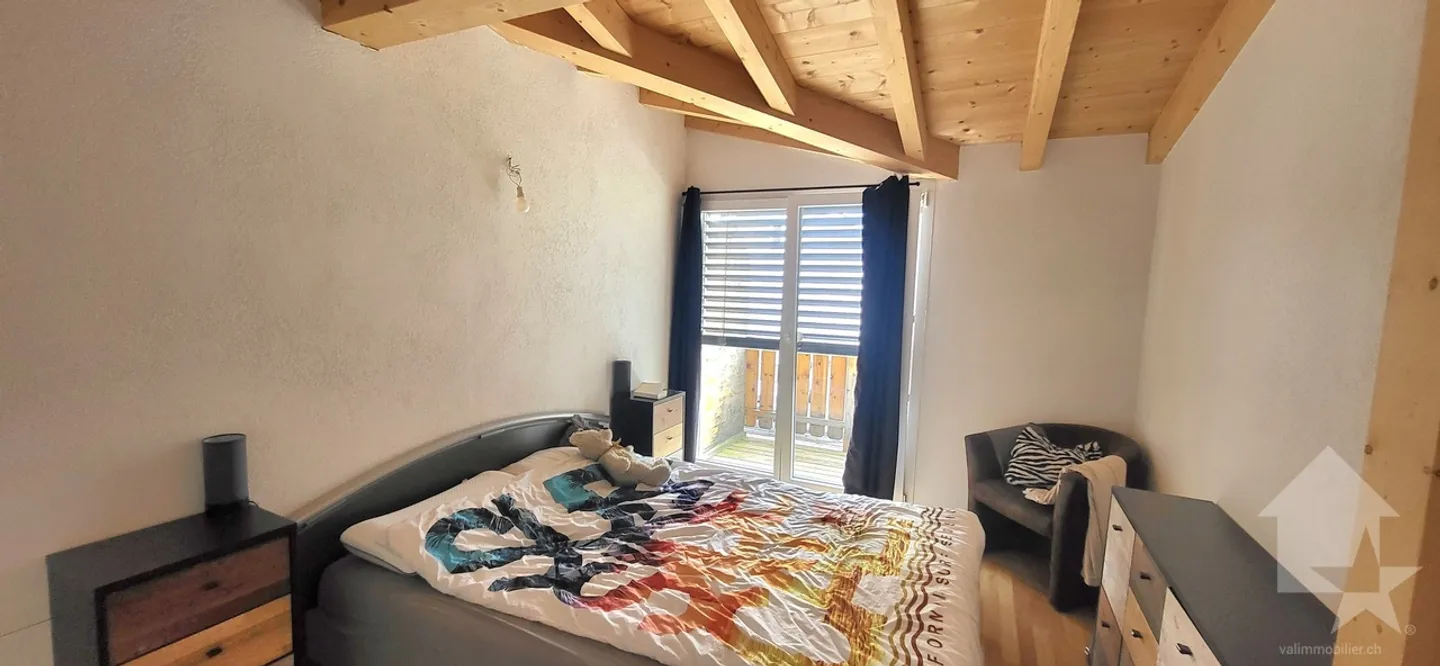 Villa / building with 2 duplex apartments of 3.5 rooms + studio - Photo 7 of 16