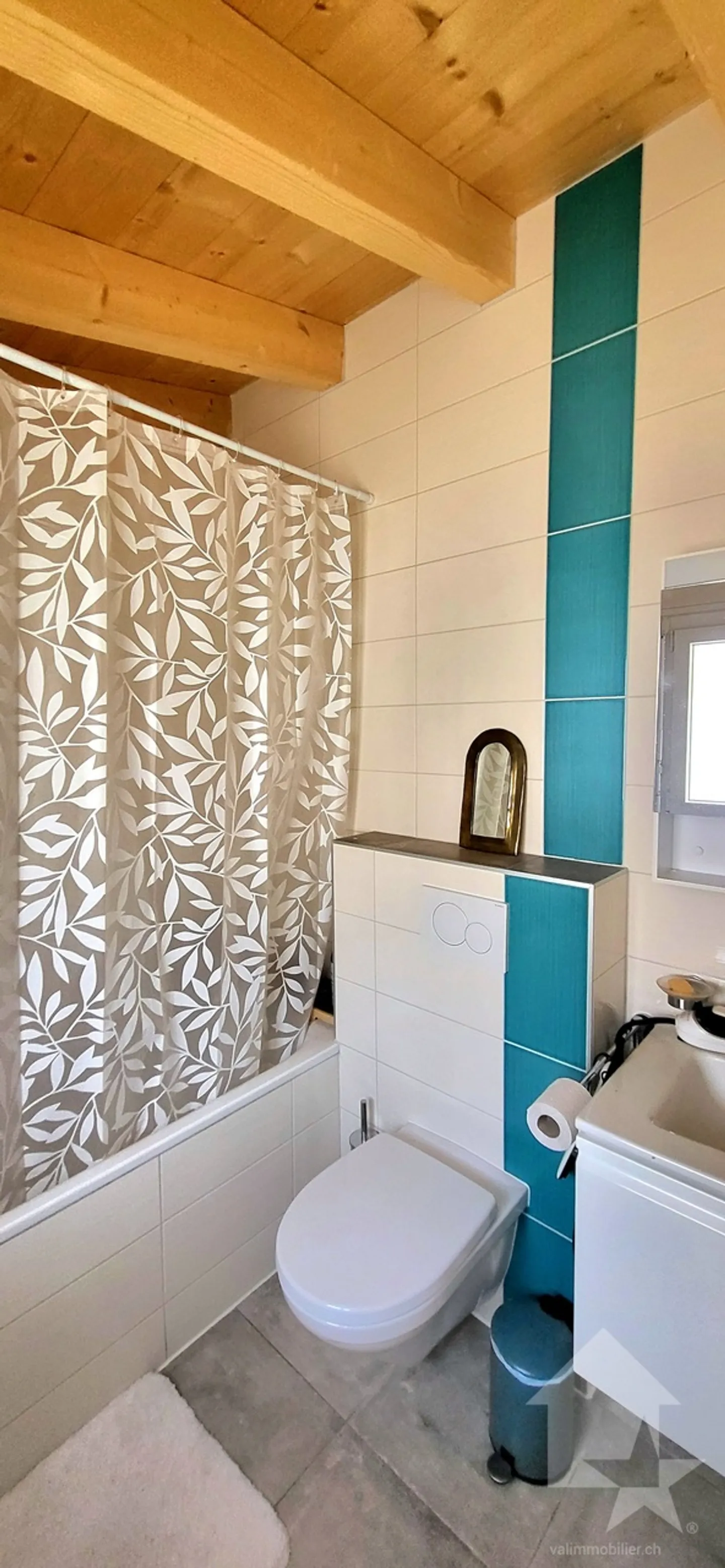 Villa / building with 2 duplex apartments of 3.5 rooms + studio - Photo 9 of 16