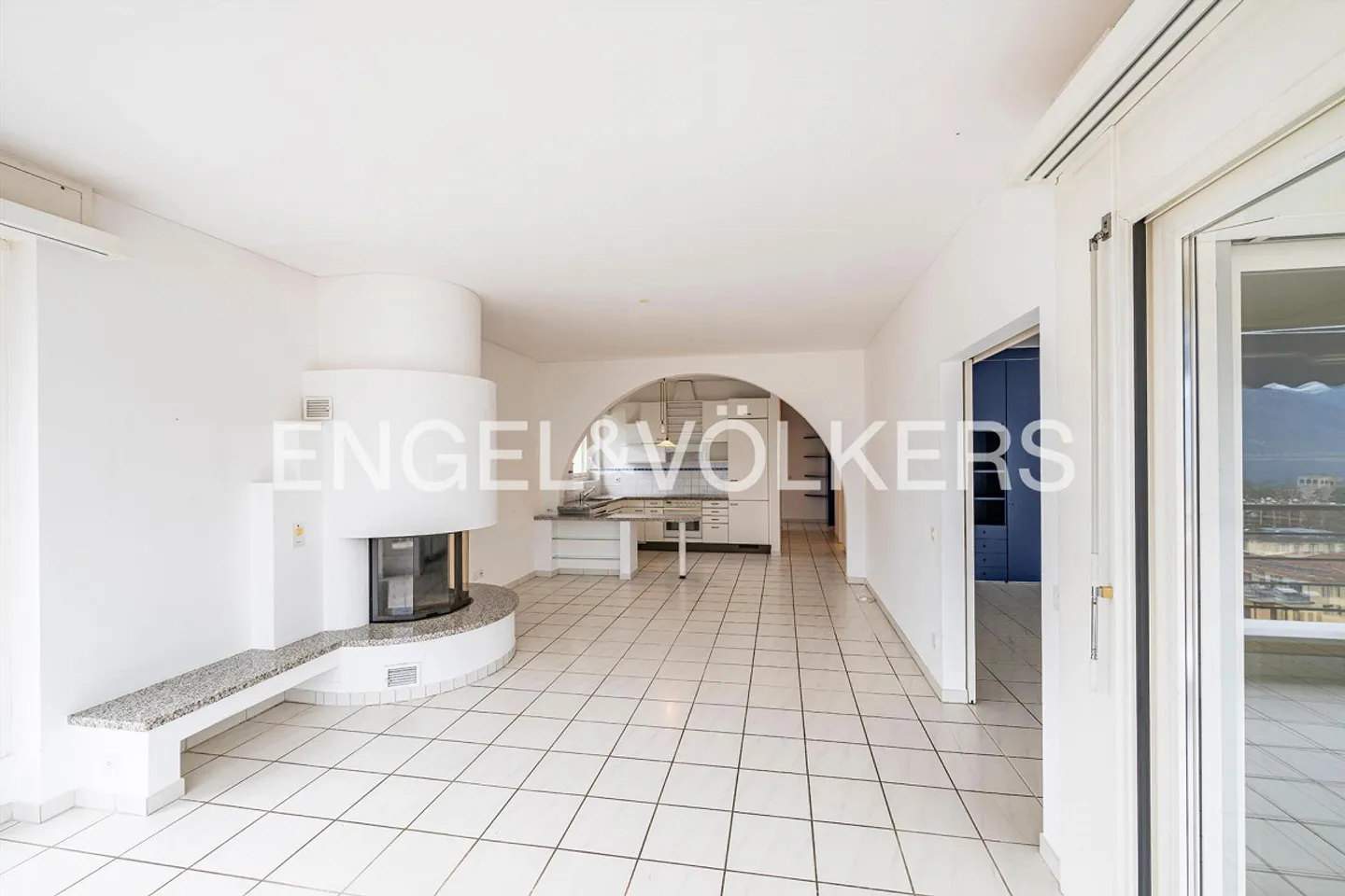 Penthouse with panoramic view & wellness (4) - Photo 5 of 13