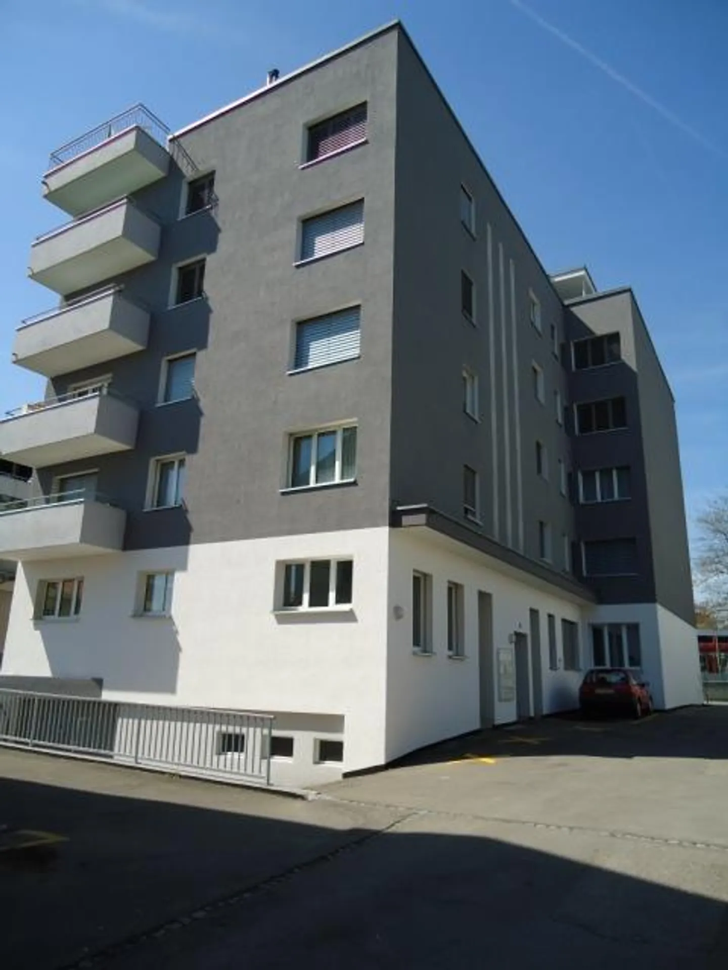 Appartamento centrale con vista lago - Foto 2 di 7