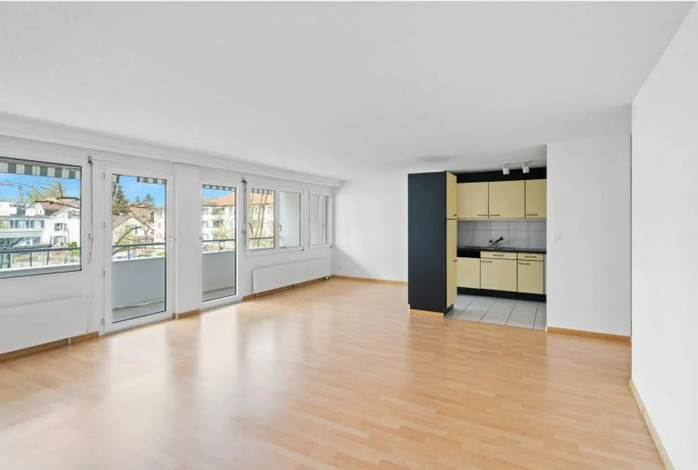 Appartamento centrale con vista lago - Foto 3 di 7