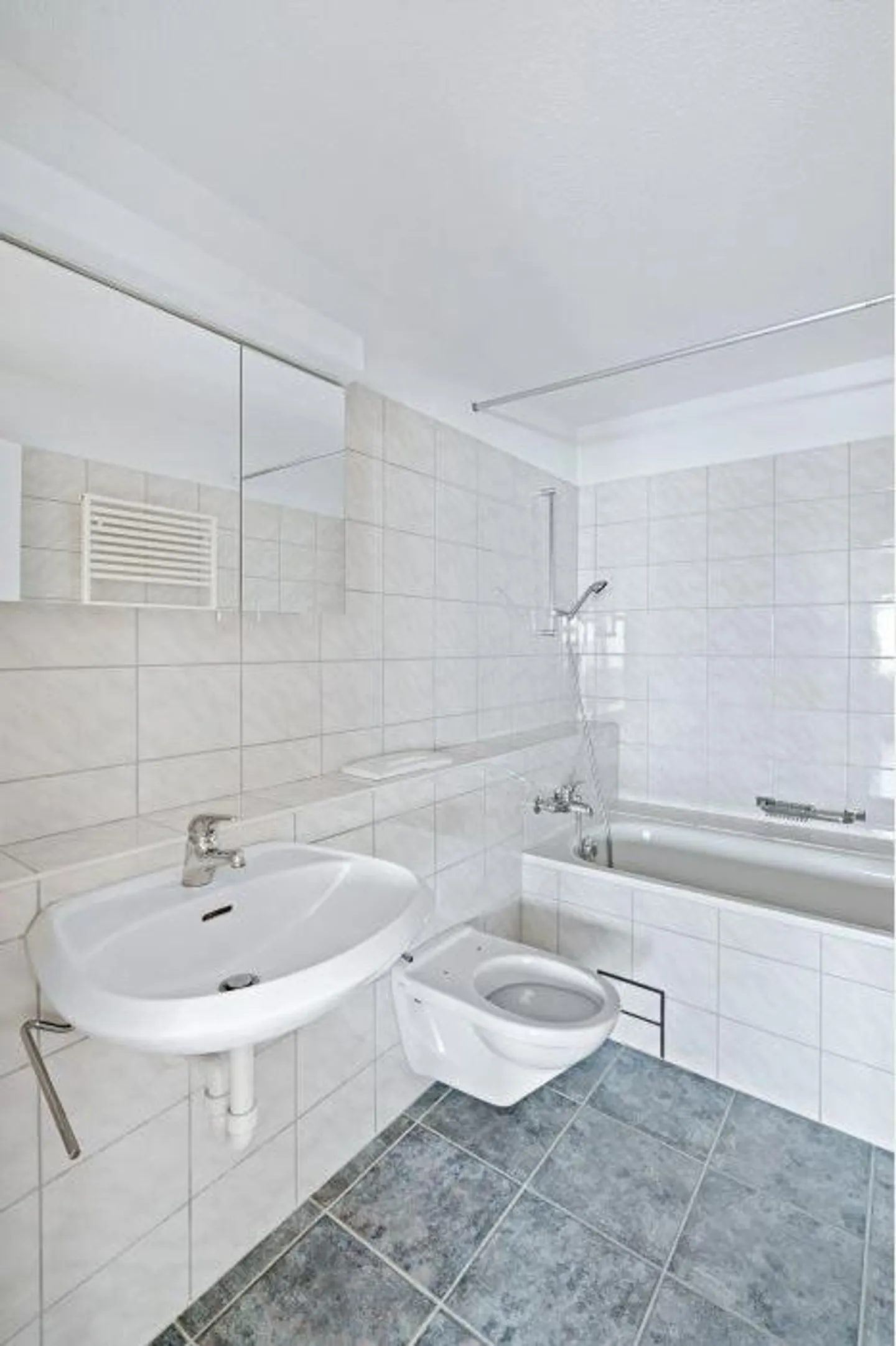 Appartamento centrale con vista lago - Foto 5 di 7