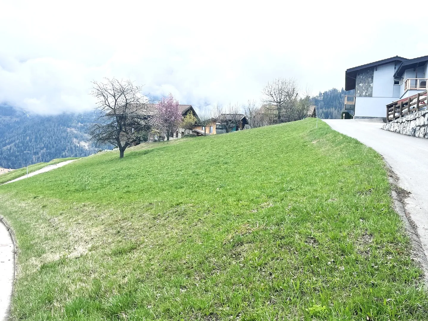 Terrain constructible / 1'064 m2 / Haute-Nendaz / Ref. 10265558 / EXCLUSIVITÉ - Photo 1 sur 2