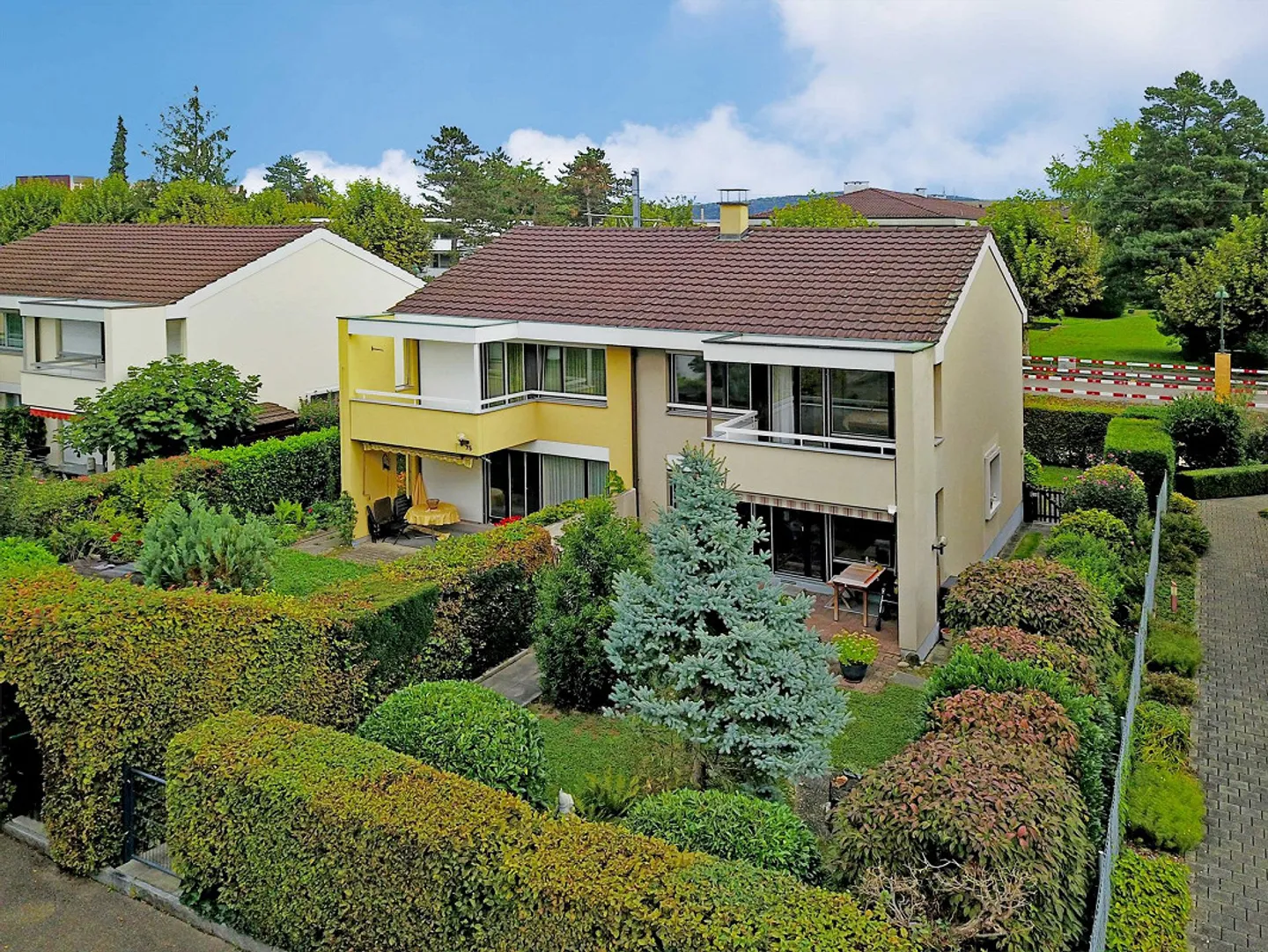 Your new home in Muttenz - central, quiet and full of possibilities - Photo 1 of 9