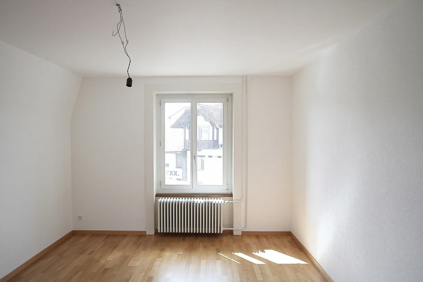 Large bright 3.5 duplex penthouse - Photo 2 of 8