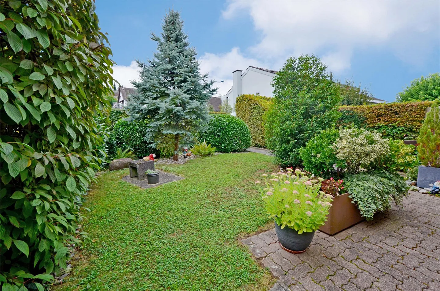 Your new home in Muttenz - central, quiet and full of possibilities - Photo 2 of 9