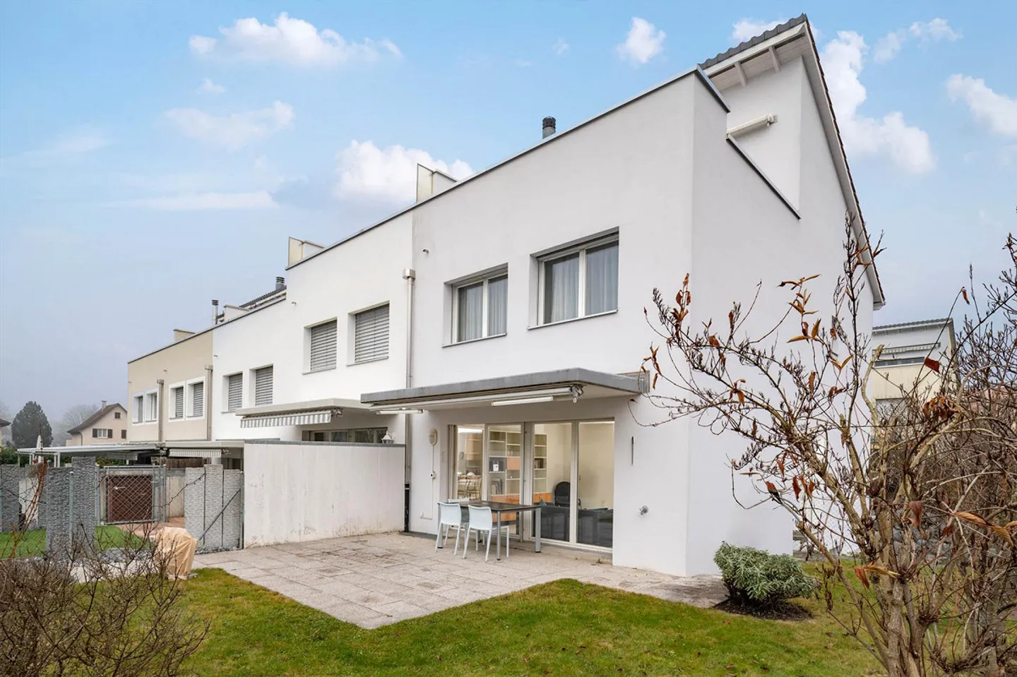 Single-family house with plenty of living space for the young family! - Photo 1 of 17